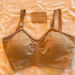 Kindred Bravely Sublime hands-free pumping and nursing bra